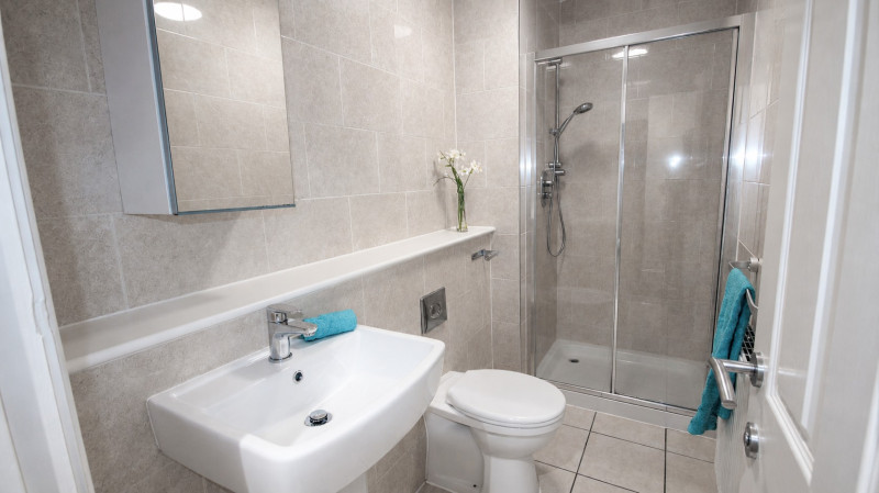 Shower Room at 77A Junction Road